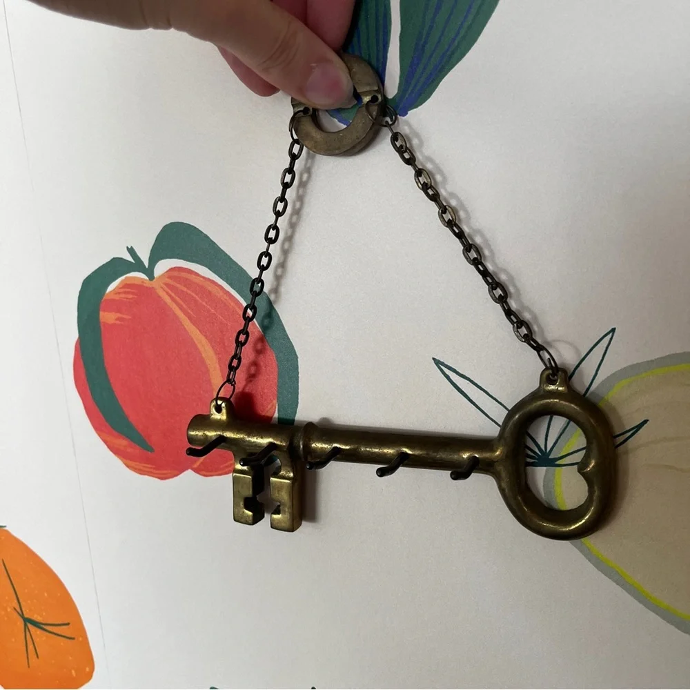 Vintage Brass Skeleton Key heart Wall Hanging Key Holder 5 Hooks 6” MCM midmod
